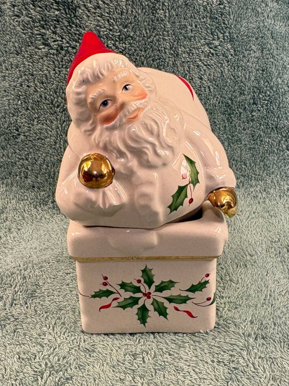 Lenox Holiday Santa Atop Chimney Stackable Salt & Pepper Shakers NIB